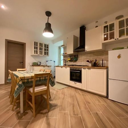 Casa Vacanze Nuanua Trieste Esterno foto